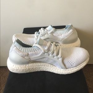 Adidas Ultra Boosts Women’s Size 8.5